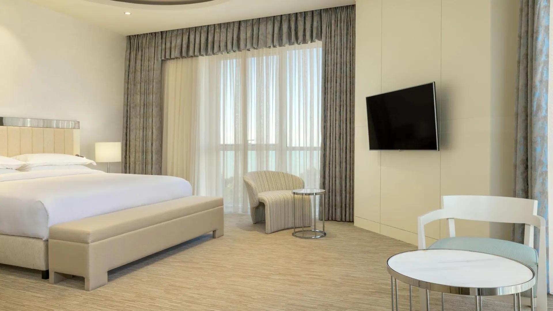 *****  Sheraton Batumi Hotel Georgien